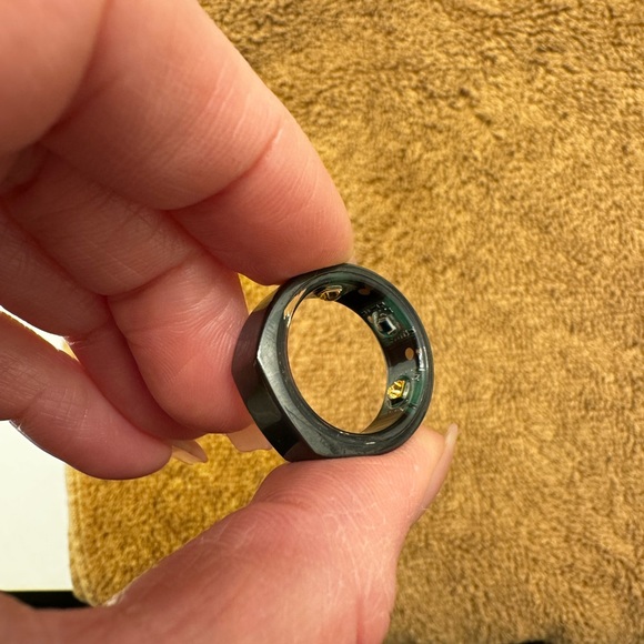 Oura ring size 7 - Picture 4 of 6